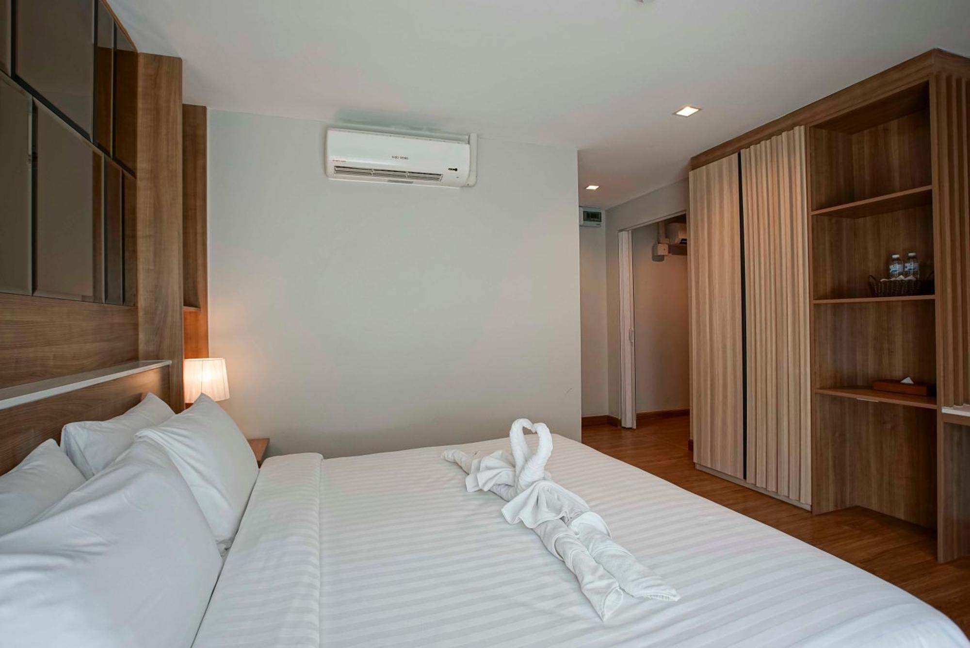 Nantra Chiangmai Riverfront Hotel Chiang Mai Habitación foto