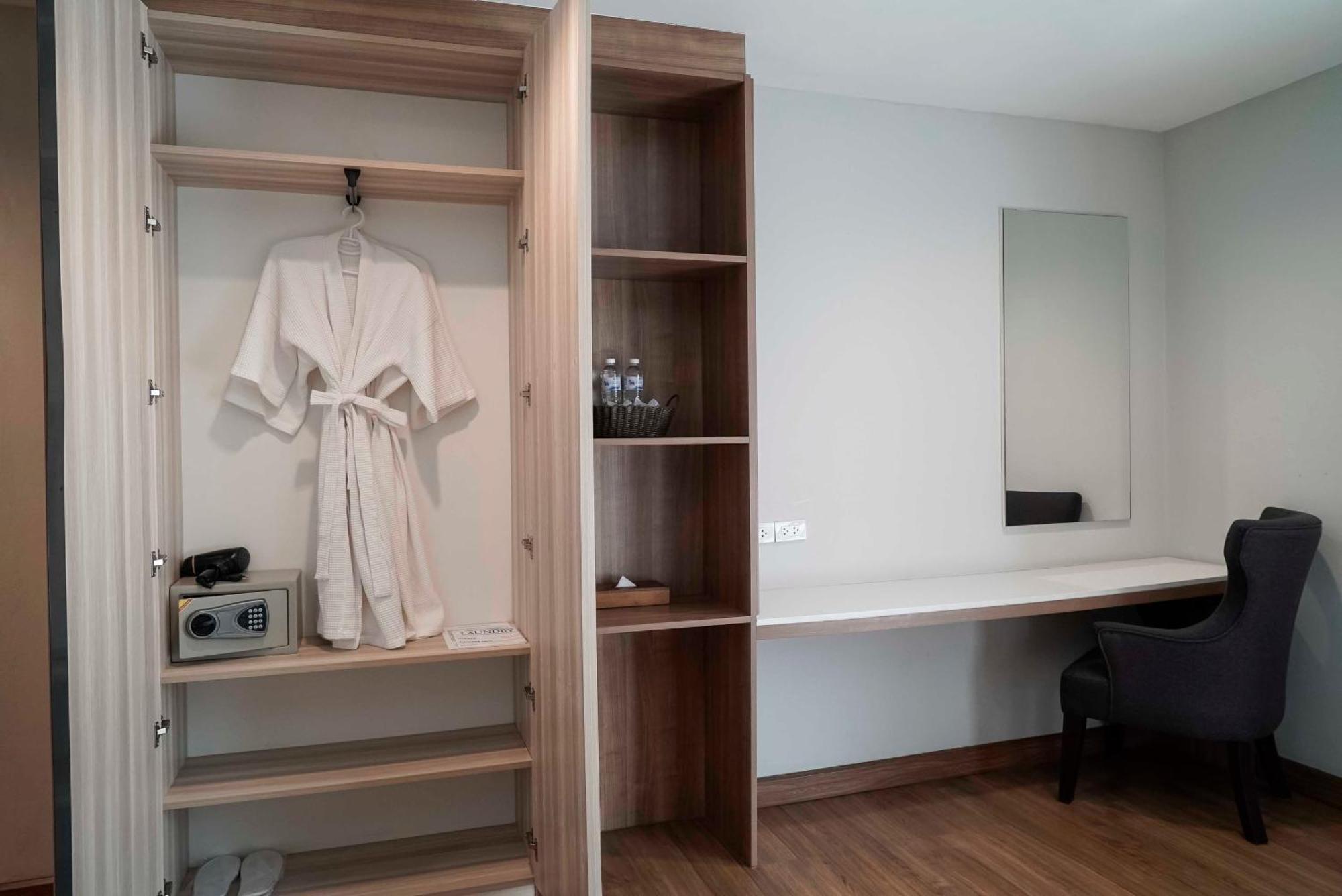 Nantra Chiangmai Riverfront Hotel Chiang Mai Habitación foto