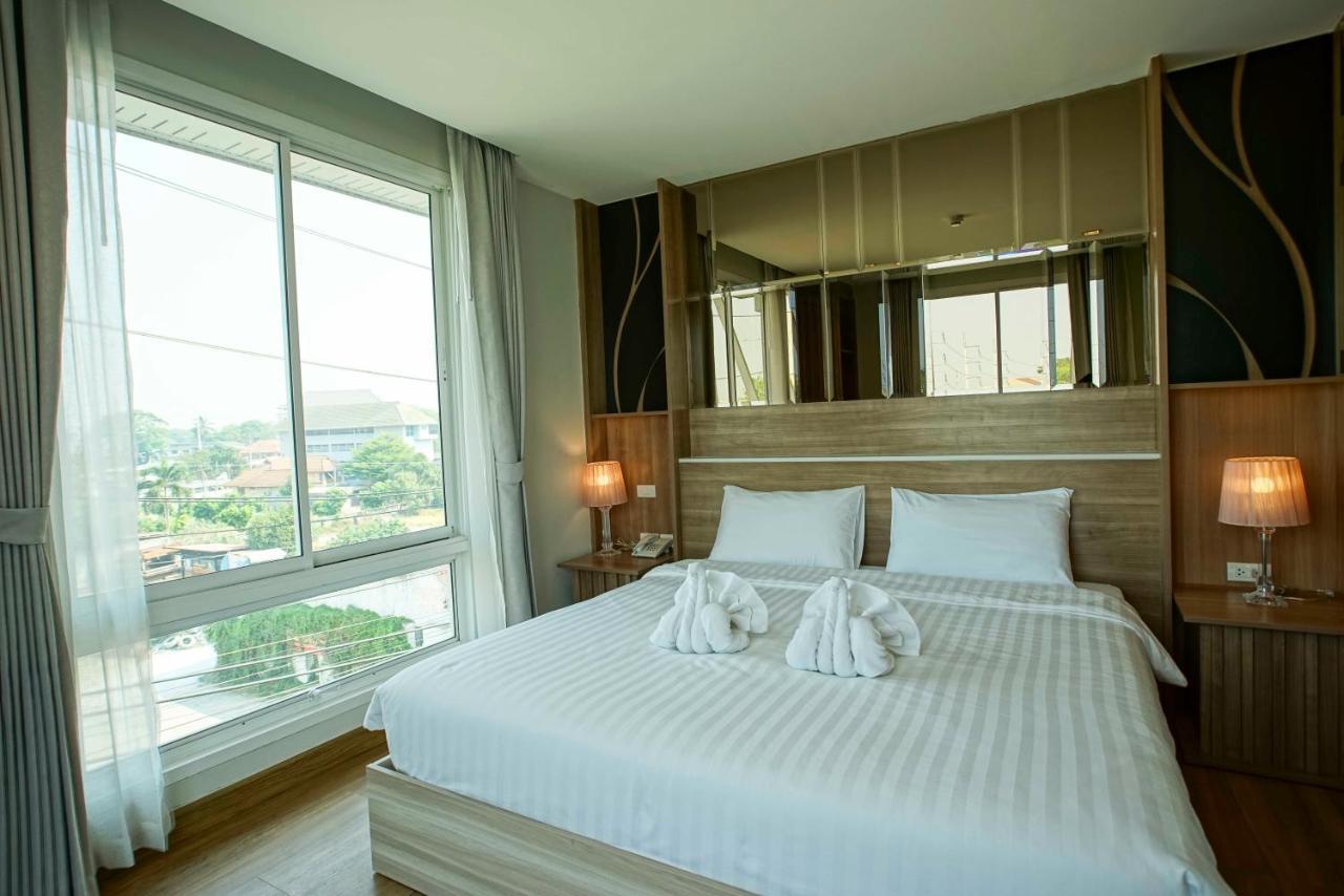 Nantra Chiangmai Riverfront Hotel Chiang Mai Habitación foto